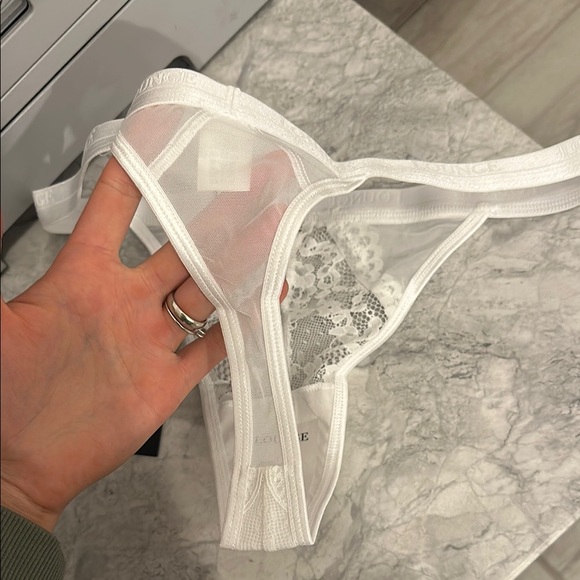 NWT LOUNGE White Lace Thong - Small - Picture 5 of 7